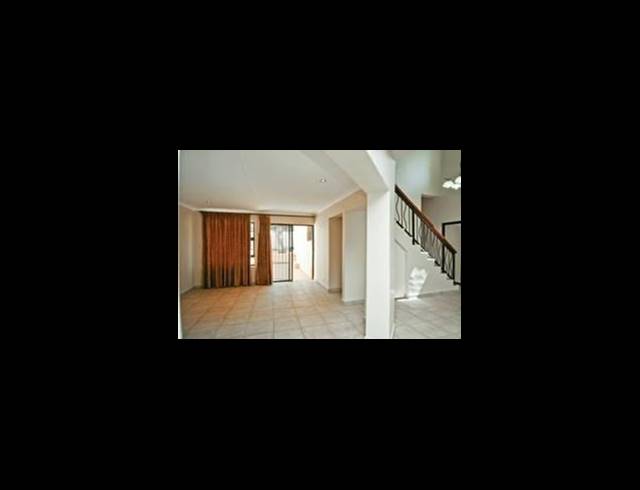 3 BEDROOM TOWNHOUSE FOR SALE IN BRUMA